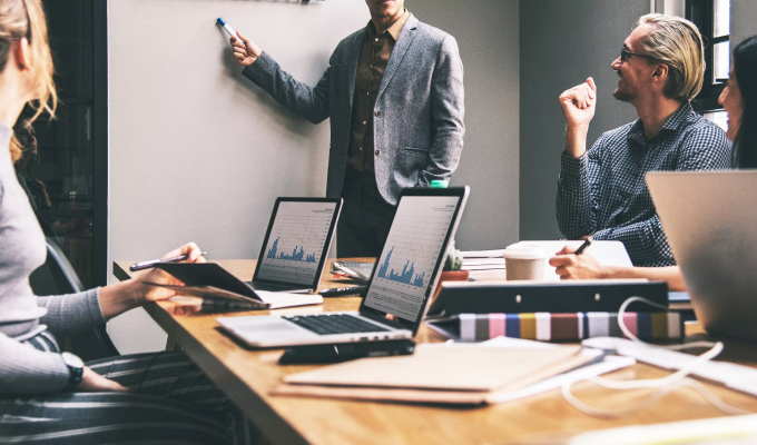 <top>04</top><span>Сможете <b>легче адаптироваться</b>  к изменениям</span>